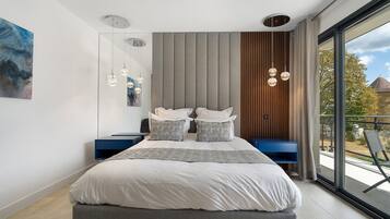 7 slaapkamers, een strijkplank/strijkijzer, wifi, beddengoed