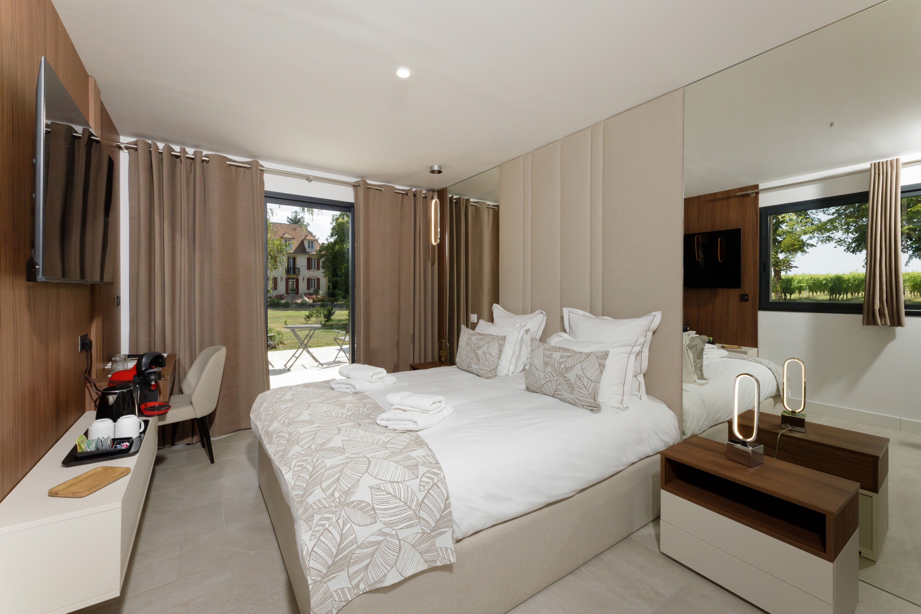 7 bedrooms, iron/ironing board, WiFi, bed sheets