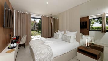 7 bedrooms, iron/ironing board, WiFi, bed sheets