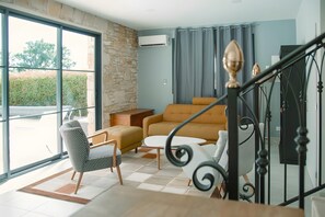 Fernseher, Tischtennisplatte