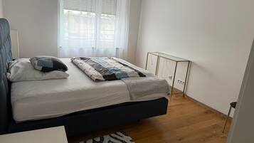 Fer et planche à repasser, Wi-Fi, draps fournis