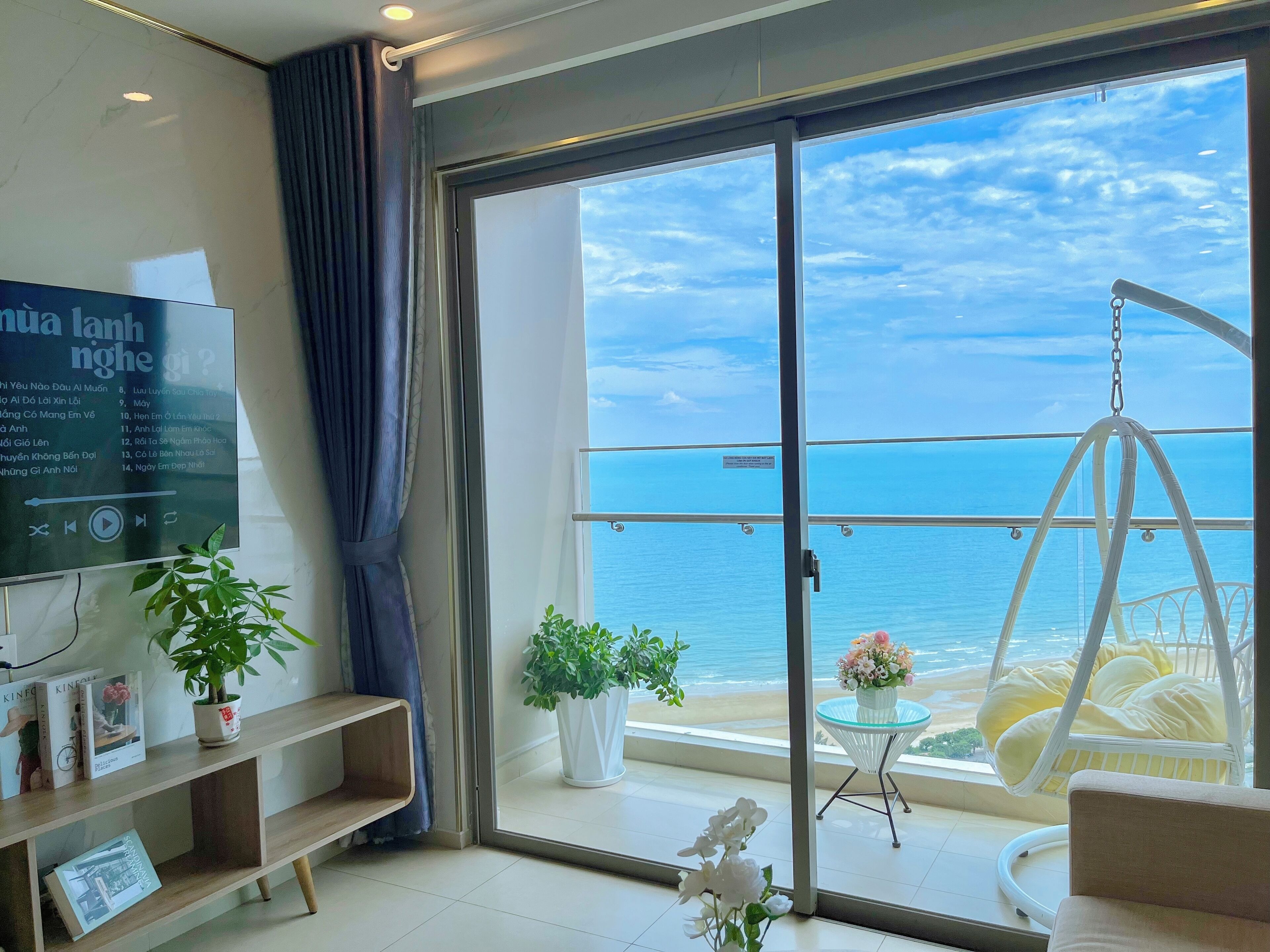 Apartemen, 3 kamar tidur, balkon, pemandangan pantai | Area keluarga | Smart TV 45-inci dengan saluran TV digital dan Netflix