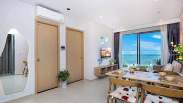 Apartment, 3 Bedrooms, Balcony, Beach View