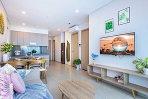 Appartement, 3 slaapkamers, balkon, uitzicht op het strand | Woonruimte