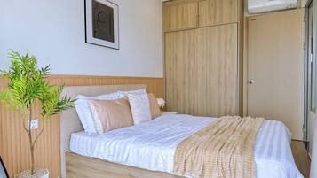 Apartment, 2 Bedrooms, Balcony | Blackout drapes, iron/ironing board, free WiFi