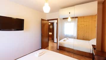 Iron/ironing board, free WiFi