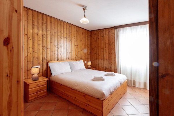 Apartment, Mountain View | Iron/ironing board, free WiFi