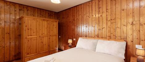 Appartement, vue sur la montagne | Fer et planche Ă repasser, accĂšs au Wi-Fi (inclus)