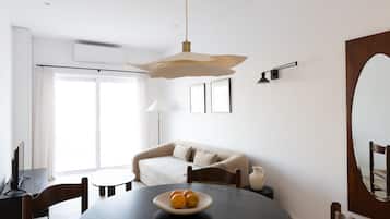 Apartamento, 2 habitaciones, vistas al mar | Zona de estar
