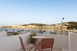 Terrace/patio - Modern SEAFRONT 2BR APT w Terrace & View (St. Paul's Bay)