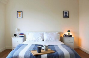 1 غرفة نوم ومكواة/لوح كي وواي فاي وملاءات أسرّة