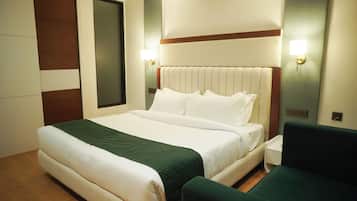 Deluxe Double Room | In-room safe, desk, iron/ironing board, free WiFi