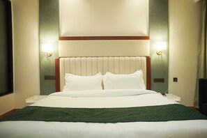 Deluxe Double Room - Hotel Pacific Primee (Zirakpur)