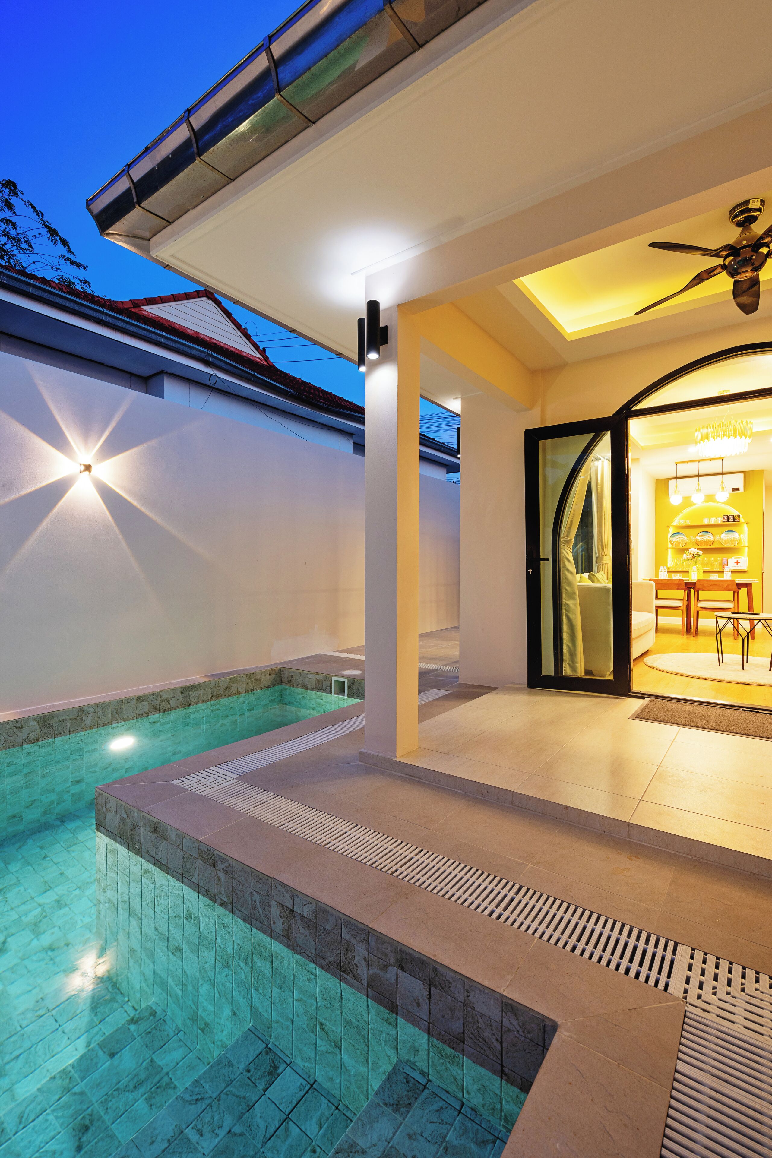 Luxury Villa | Balcony