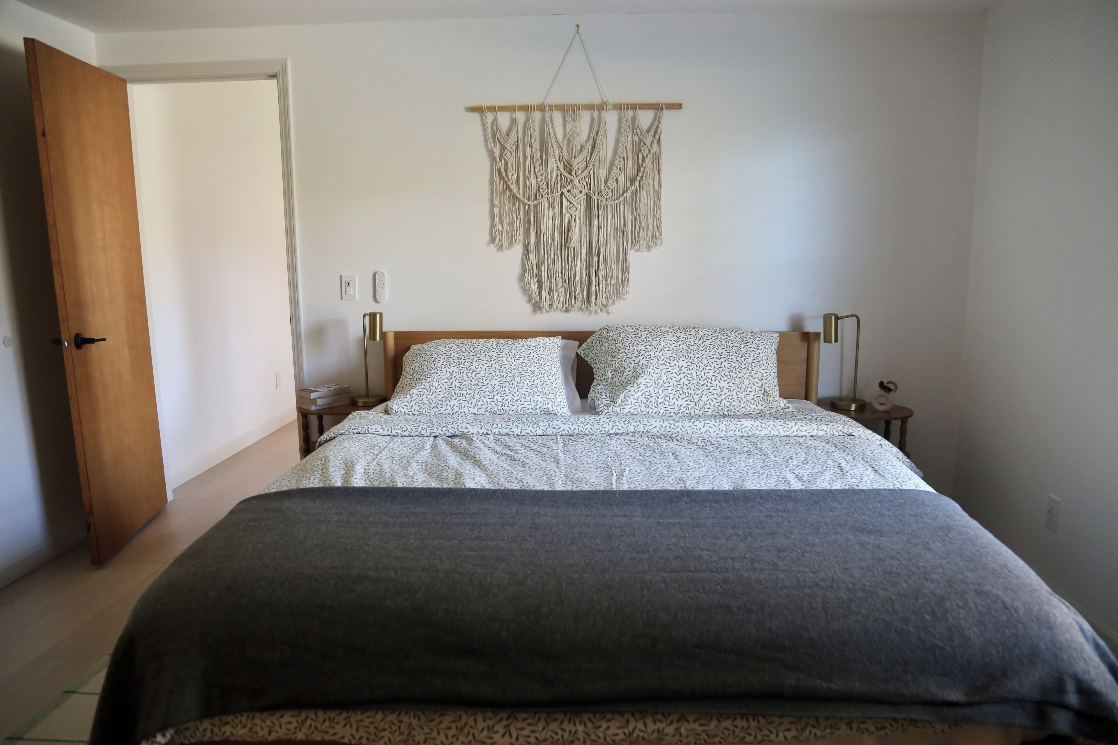 3 slaapkamers, een kluis op de kamer, een bureau, reisbedje