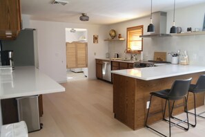 Fridge, microwave, oven, stovetop - Larkspire by the Lake I Cozy Hudson Valley 3-bedroom Retreat by the Lake. (Athens)