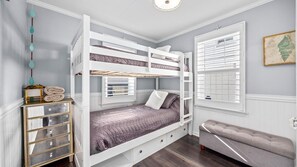 2 bedrooms, desk, iron/ironing board, WiFi - Modern 2BR Close to Beach - Great Outdoor Space (Ocean City)