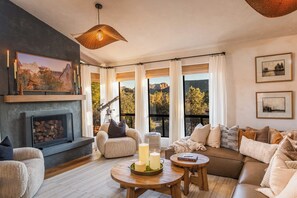 TV, fireplace - Terra Luma/Luxury Organic Oasis/Hot Tub (Sedona)