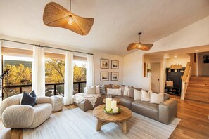 TV, fireplace - Terra Luma/Luxury Organic Oasis/Hot Tub (Sedona)