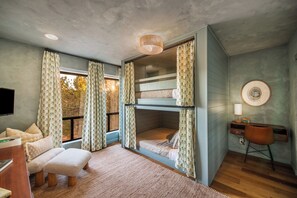 4 quartos, ferros/tábuas de passar roupa, Wi-Fi, roupa de cama