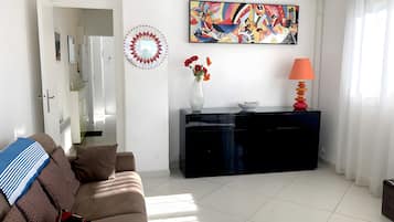 TV, lettore DVD, impianto stereo