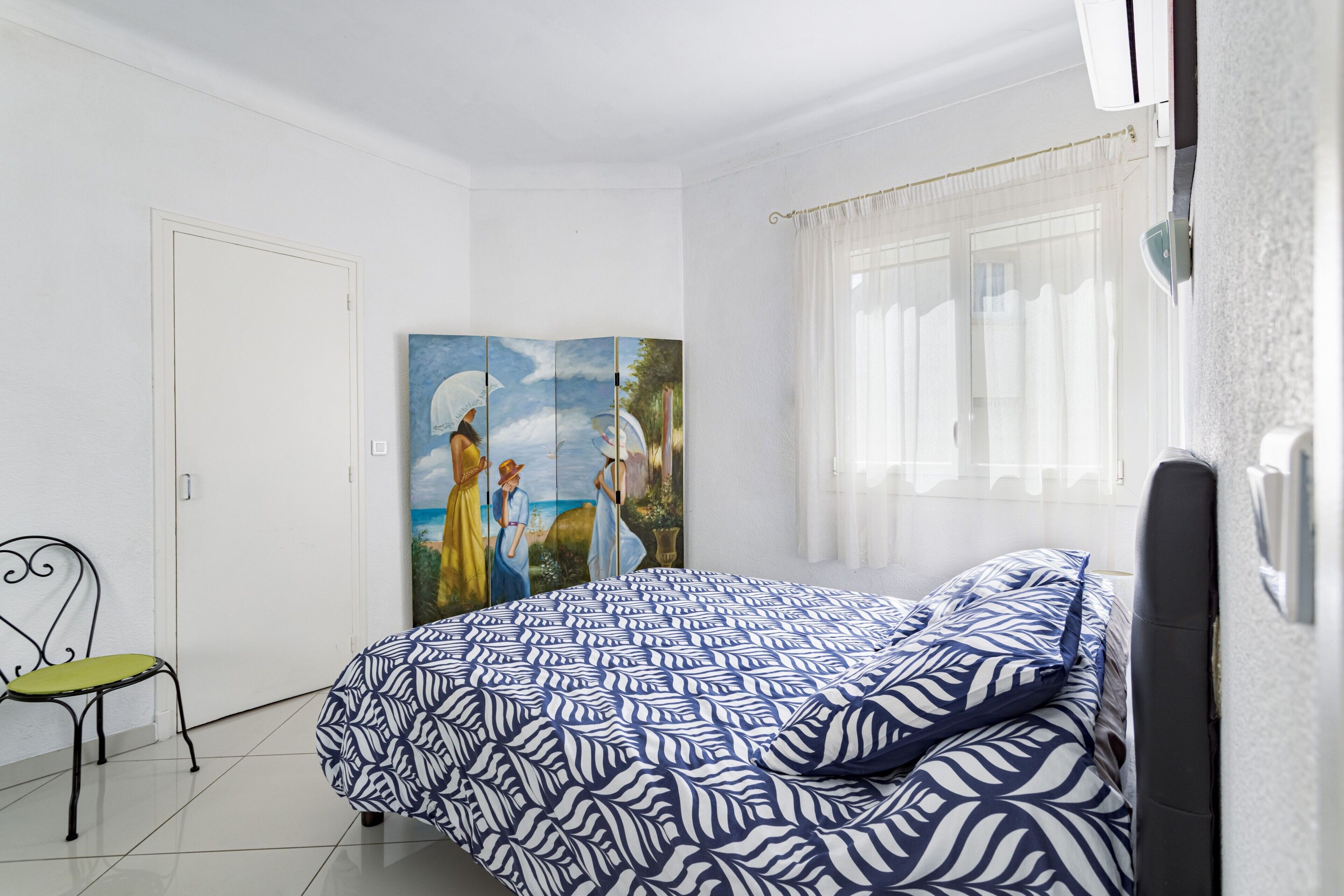 1 bedroom, iron/ironing board
