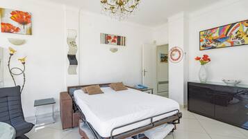 1 bedroom, iron/ironing board