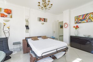 1 Schlafzimmer, Bügeleisen/Bügelbrett
