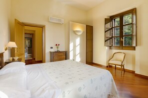 Fer et planche Ă repasser, Wi-Fi gratuit, draps fournis