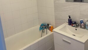 Uklassifisert bilde, 3 av 8, knapp