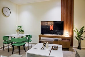 Deluxe Apartment | Living area - The Veron-Dzorwulu (Accra)