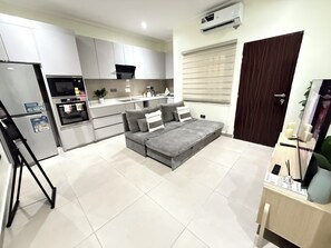 スタンダード スタジオ | アイロン / アイロン台、WiFi (無料)