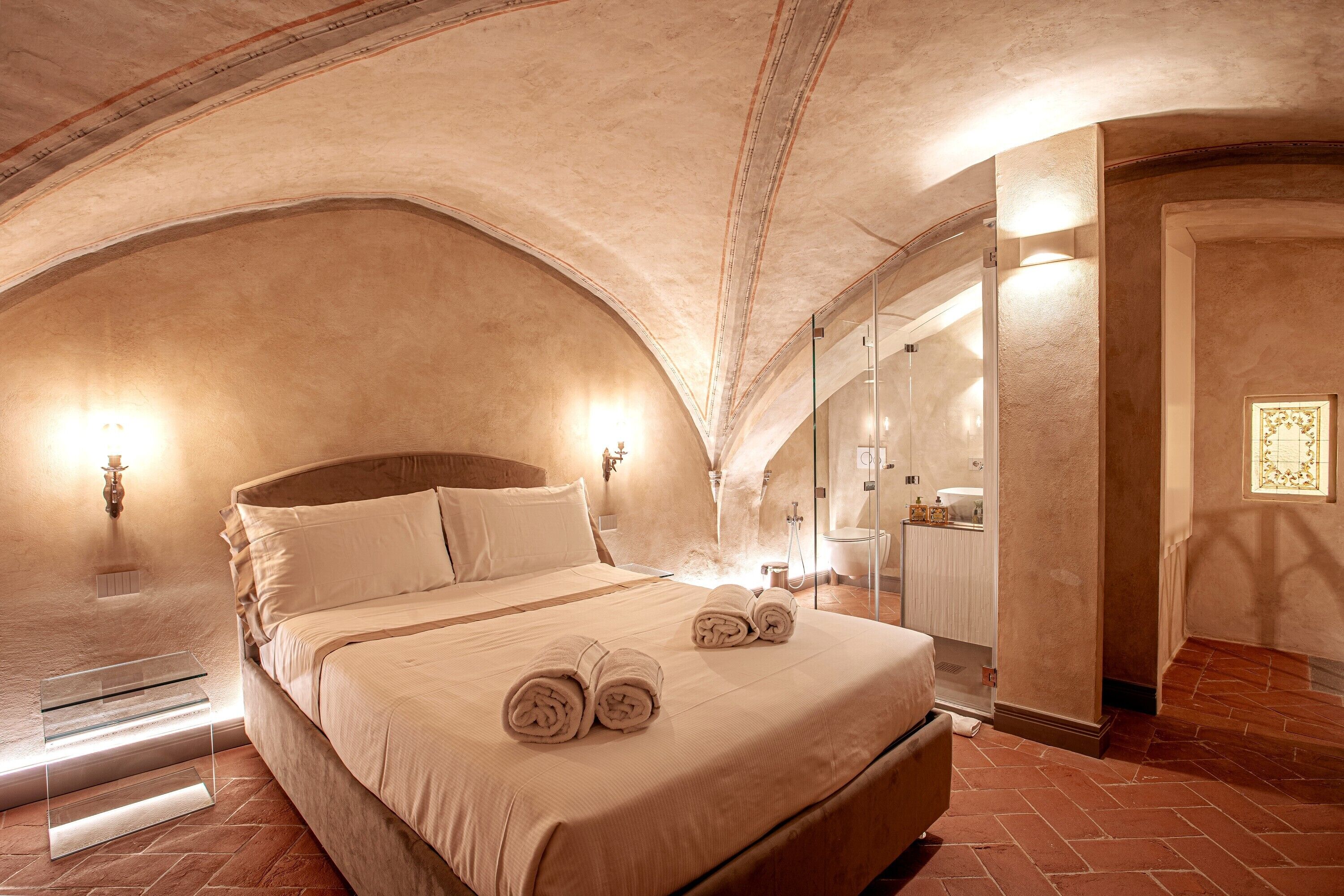 4 soverom, strykejern/-brett, wi-fi og sengetøy