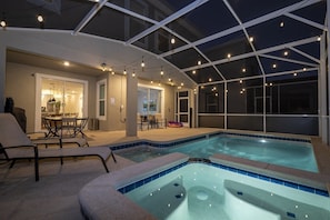 Outdoor pool, a heated pool - 6BR Villa w/ Pool & Spa – ChampionsGate (Davenport)