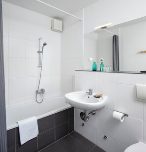 Familienapartment, Balkon | Badezimmer | Haartrockner, Handtücher