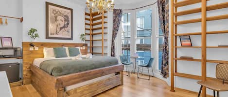 Silitysrauta/-lauta, ilmainen Wi-Fi, vuodevaatteet