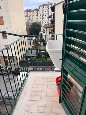 Property grounds - Bright Apartment with Terrace and Parking Space (Firenze)
