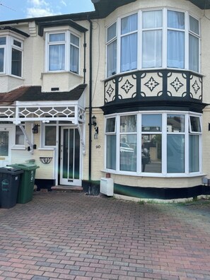 Exterior detail - Cozy Pod 2 - Chingford/NE London (London)