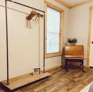Interior - 3 Bedroom House Nestled quietly on 22 Private Acres in The Hocking Hills (Logan)