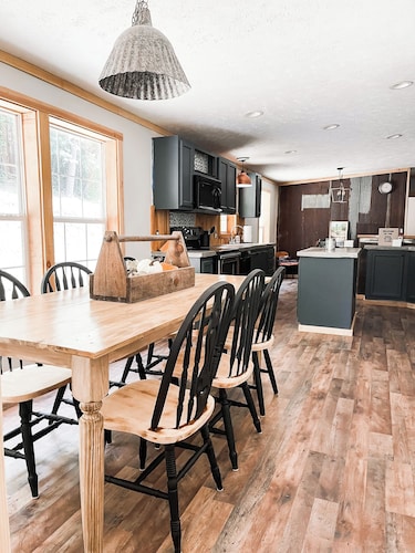 3 Bedroom House Nestled quietly on 22 Private Acres in The Hocking Hills