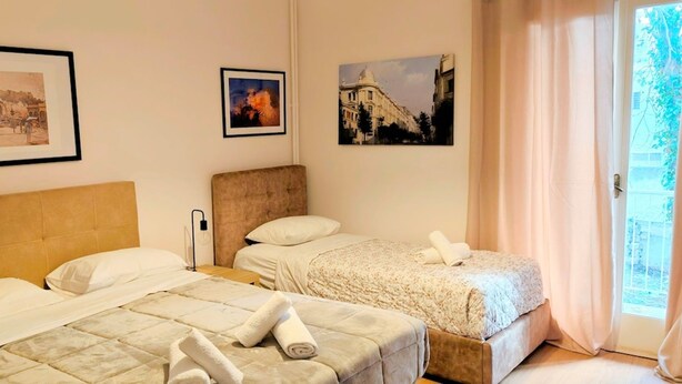 2 bedrooms, desk, iron/ironing board, travel crib - Sweet apartment in Acropolis (Athens)