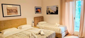2 bedrooms, desk, iron/ironing board, travel cot - Sweet apartment in Acropolis (Athens)