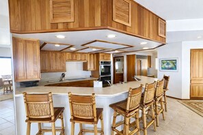 Fridge, microwave, oven, stovetop - Kai Lani | Luxury Oceanfront Estate on the Kona Coast (Kailua-Kona)