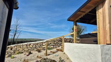 Cottage | Property grounds