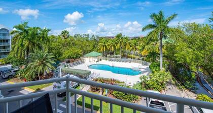 The Barbados | Private Balcony, Pool View!