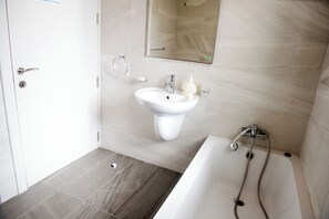 公寓, 陽台, 城市景觀 | 浴室