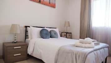 Apartment, Balkon, Stadtblick | Verdunkelungsvorhänge, kostenloses WLAN