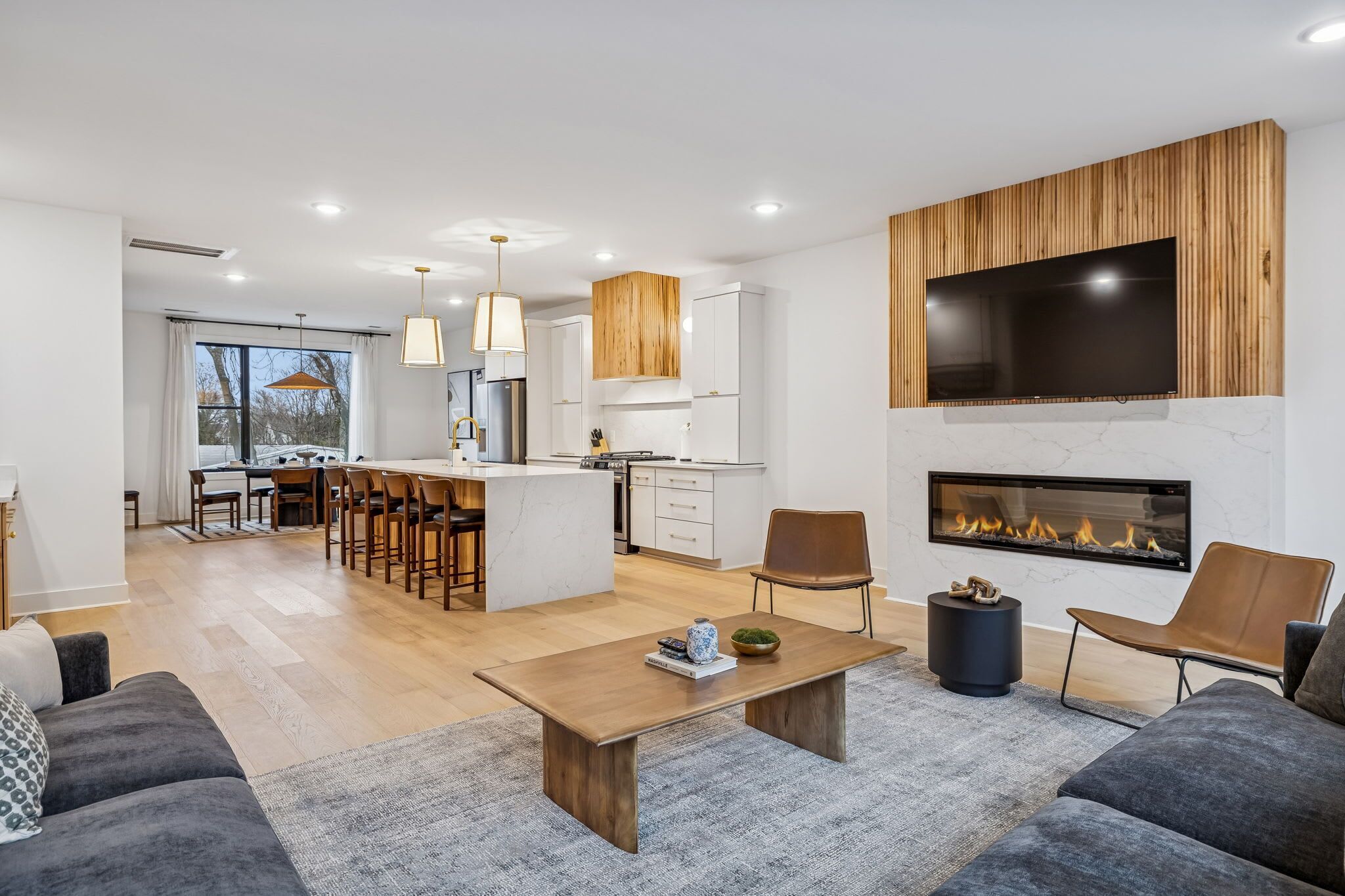 TV, fireplace, offices