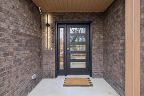 Exterior detail - NEW Modern Nashville Escape with Rooftop Hot Tub (Nashville)