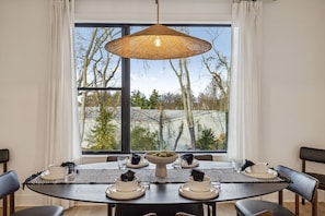 Dining - NEW Modern Nashville Escape with Rooftop Hot Tub (Nashville)